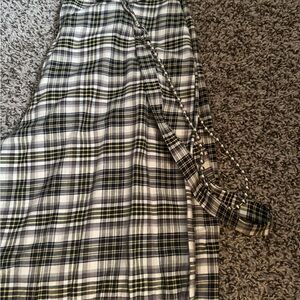 Plaid pants with chain